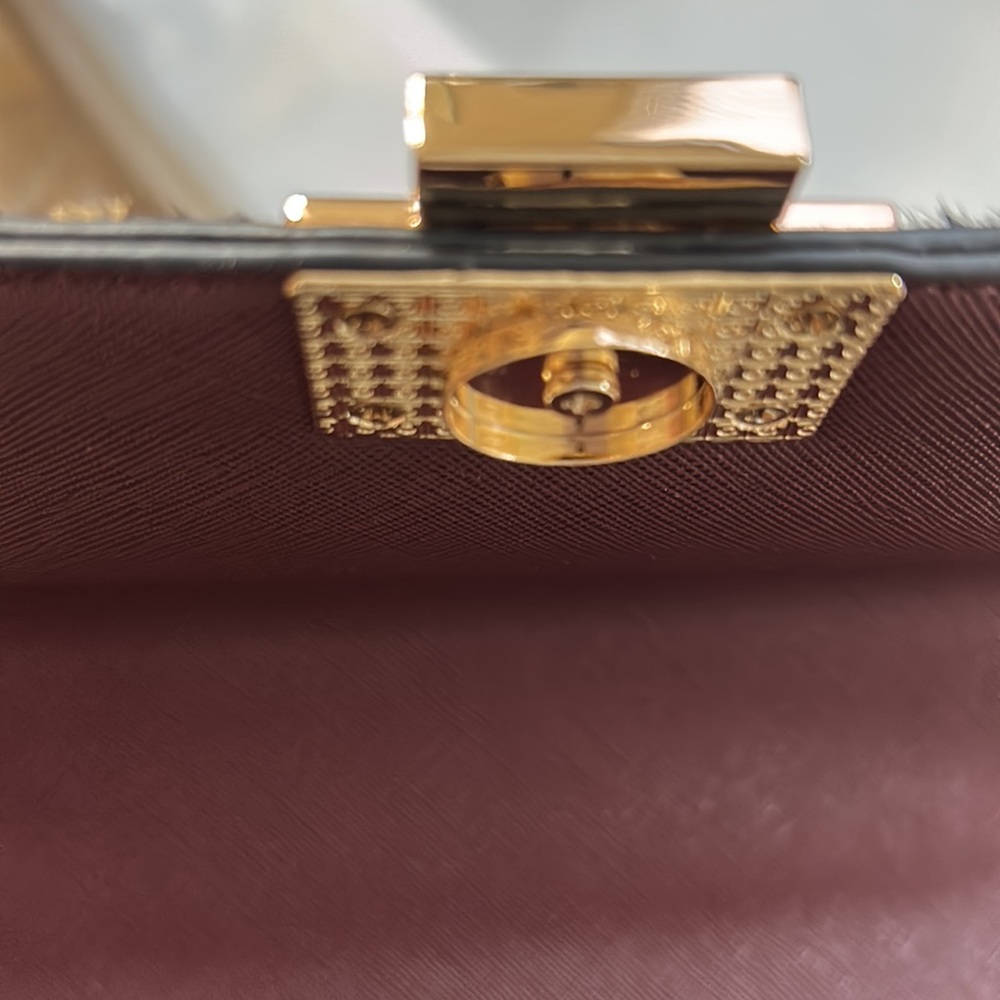 Excellent Condition: barely carried - Picture 4 of 5
